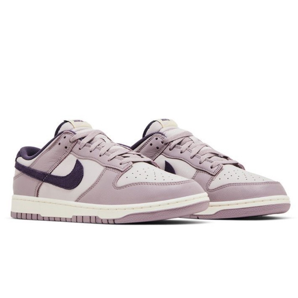 Nike dunk se
Retro
Brand new